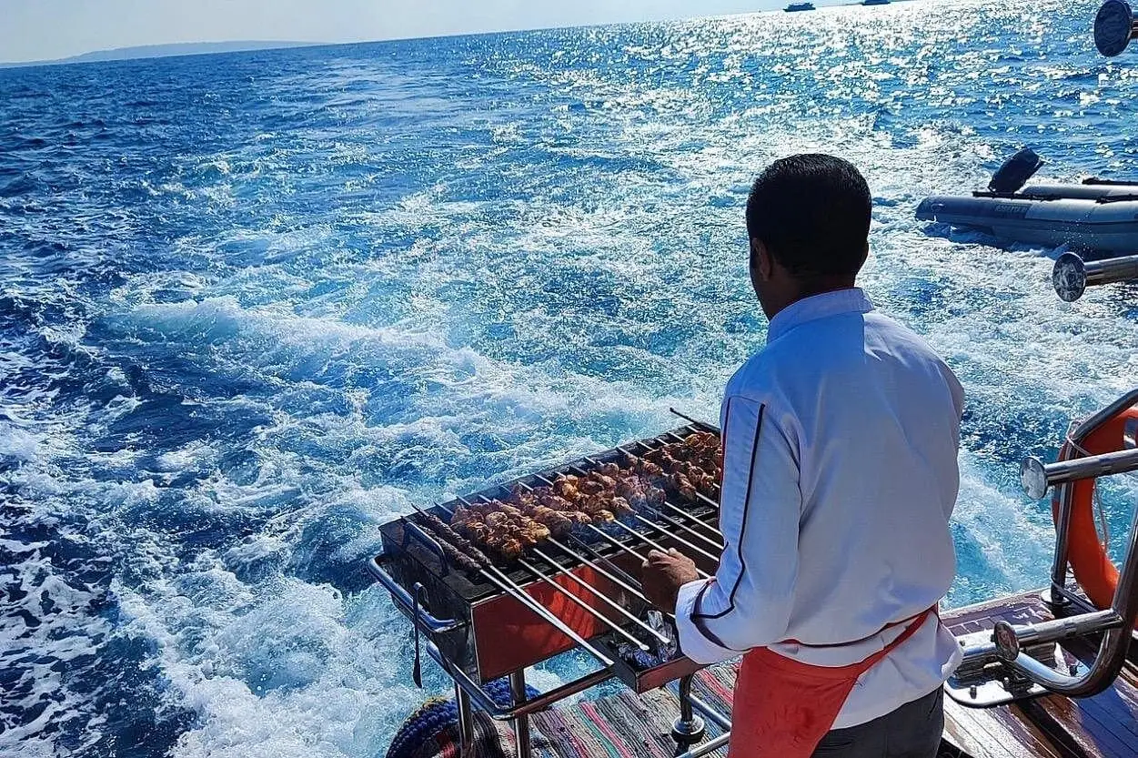Ras Mohamed & White island By Boat