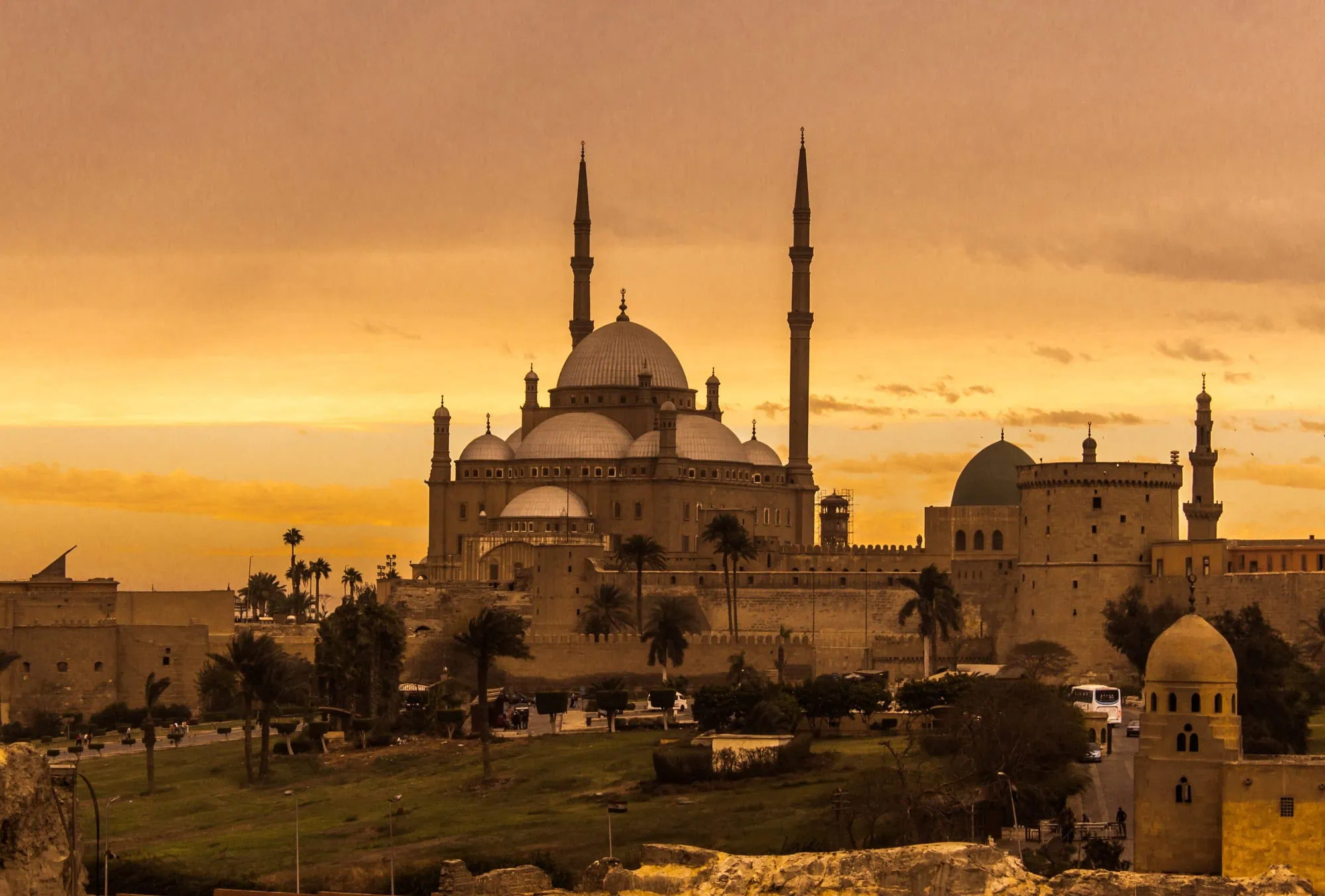 Cairo : Pharaohs & Pyramids day tour by ( plane ) - Image 3